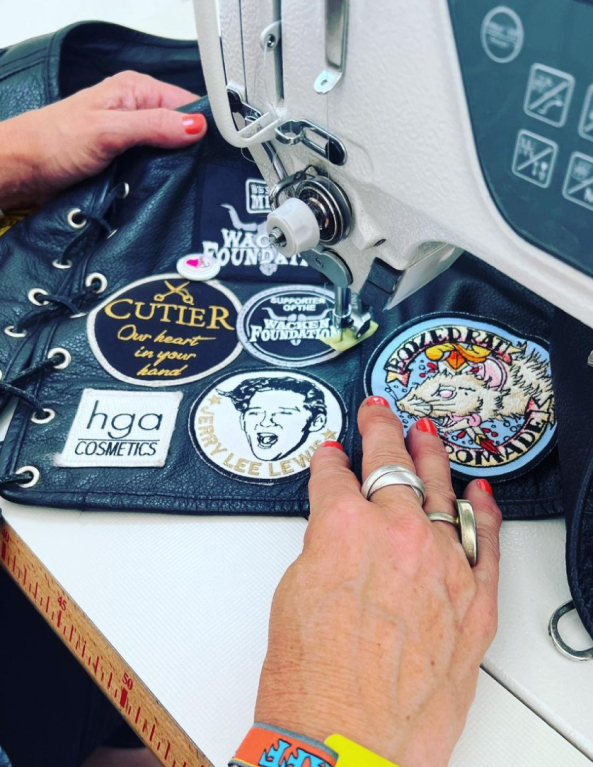 kuttenmanufaktur_aufnähen_service_01