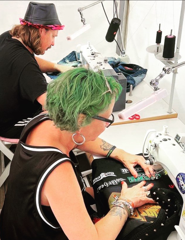 kuttenmanufaktur_aufnähen_service_02